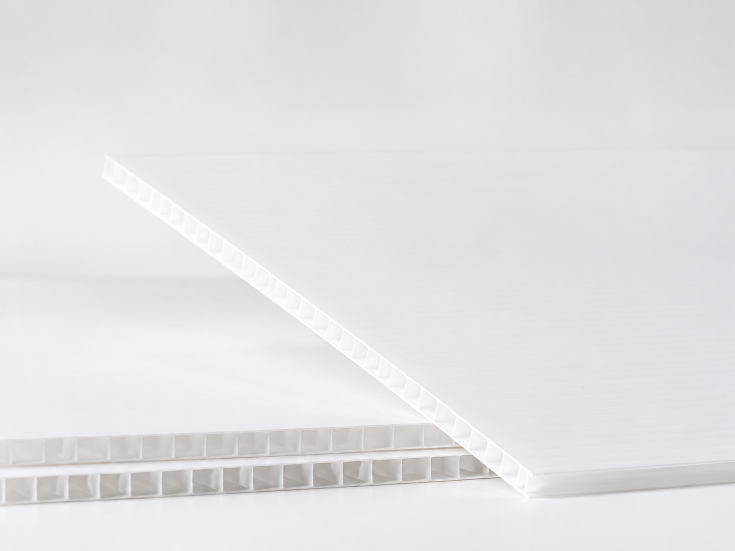 Planchas de corrugado plástico blanco